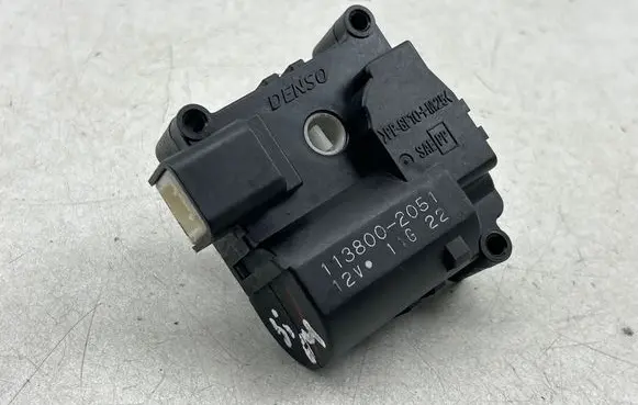 Toyota Avensis T250 Air flap motor/actuator 1138002051 11G22