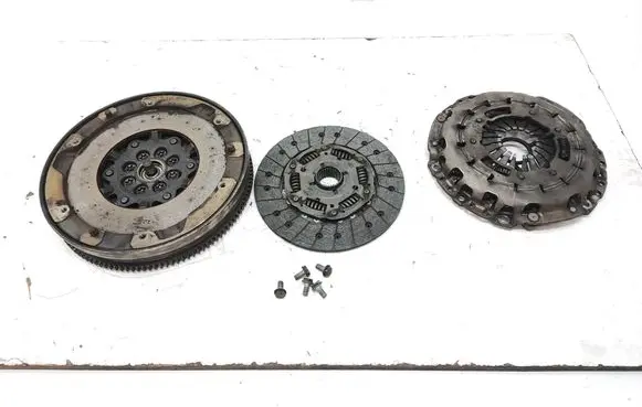 BMW 1 E82 E88 Clutch set kit 415040810 324051710