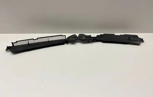 Volkswagen PASSAT B6 Radiator trim 3C0121330