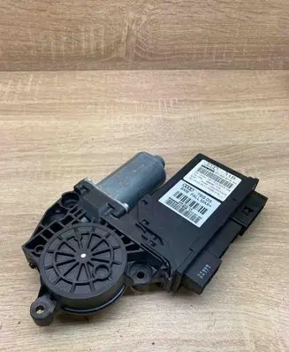 Audi A8 S8 D3 4E Front door window regulator motor 4E1959801B 4E1910802B BRF