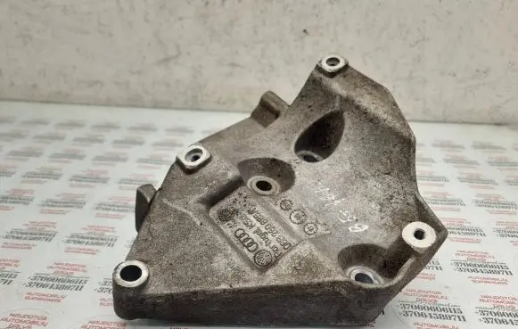 Volkswagen PASSAT B5.5 Engine mounting bracket 06B260885A