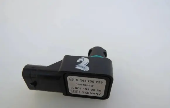 Mercedes-Benz CLS C218 X218 Air pressure sensor A0071530528 0261230259