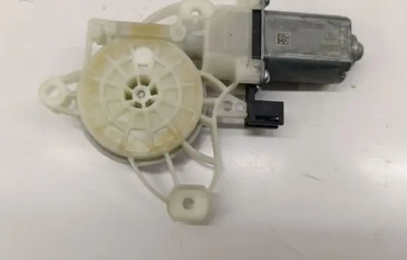 Mercedes-Benz GLE W167 Front door window regulator motor A0009065806