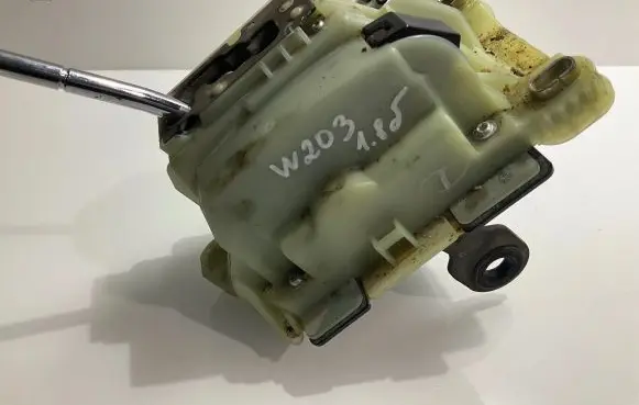Mercedes-Benz C W203 Gear shifter/selector A2032672524 0029206616 2032672524