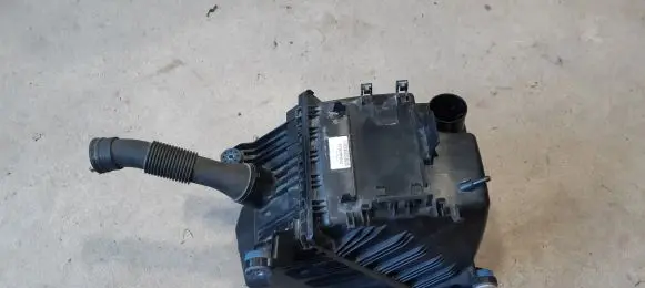 BMW i3 Air filter box 8603090 7642405