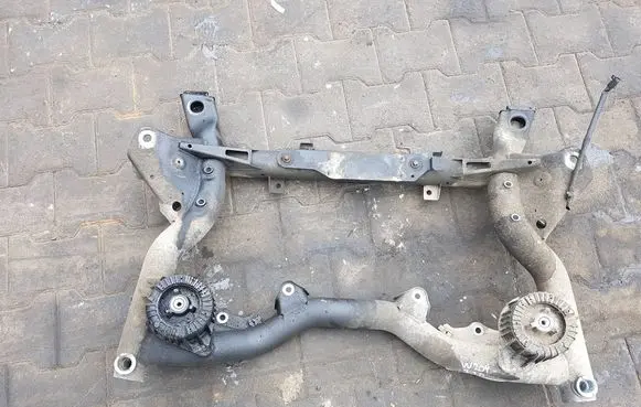 Mercedes-Benz C W204 Front axle beam 