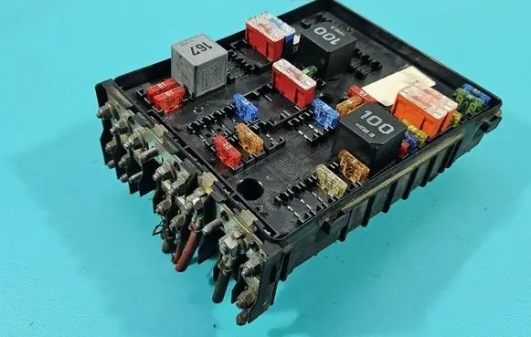 Volkswagen PASSAT B6 Fuse box set 1K0937124Q IMPRK1498659