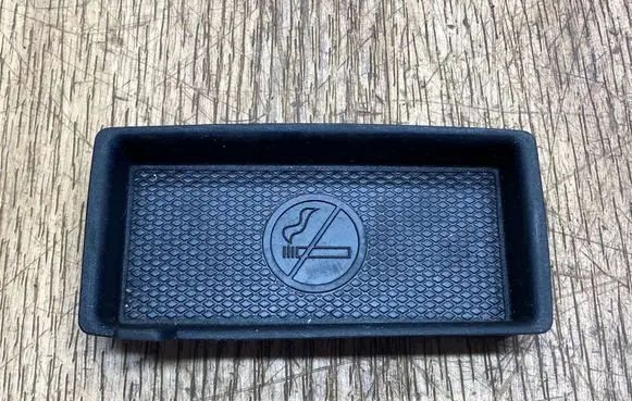 Mercedes-Benz GLE (W166 - C292) Glove box pad A1666830394