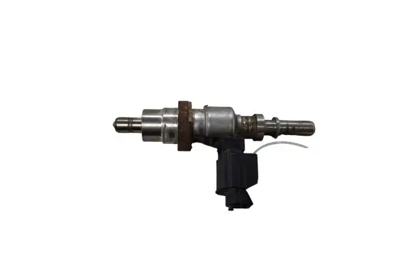 Renault Megane III Fuel injector 8200769153