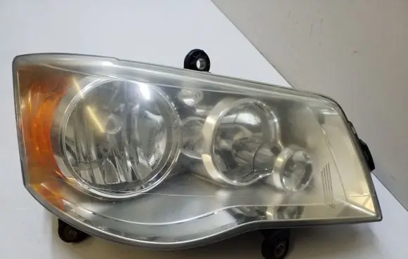 Chrysler Town & Country V Headlight/headlamp 05113336AG 3331185R