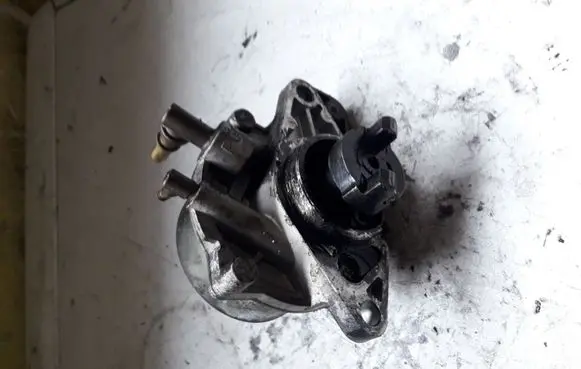 Opel Meriva A Vacuum pump 