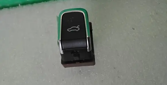 Audi A4 S4 B8 8K Tailgate opening switch 8K0959831B