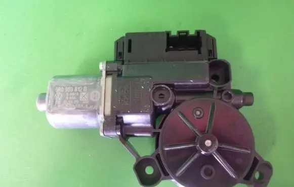 Volkswagen Polo V 6R Rear door window regulator motor 6R0959812B Z159