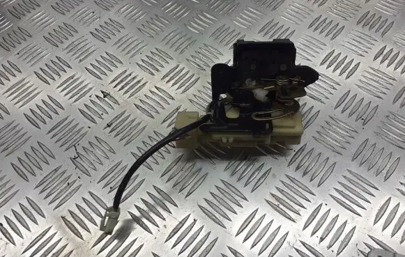 Mazda Premacy Tailgate exterior lock BRAK