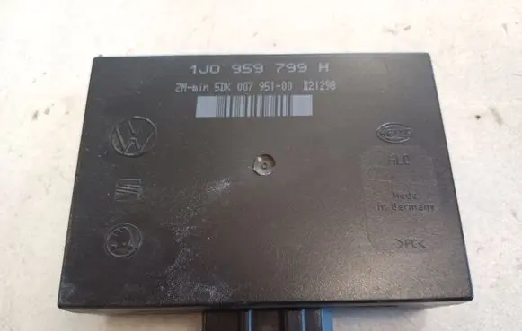 Volkswagen Golf IV Comfort/convenience module 1J0959799H