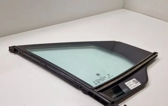 BMW 2 Active Tourer U06 Front door vent window glass four-door 8496284