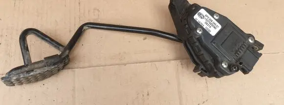 Peugeot Boxer Accelerator throttle pedal 1337493080 6PV00824501 09315