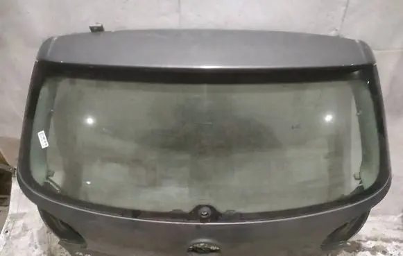Volkswagen Golf V Tailgate/trunk/boot lid PILKAS