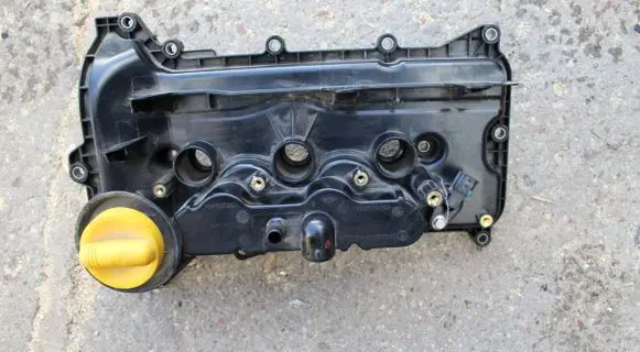 Dacia Sandero III Rocker cam cover 132657536R