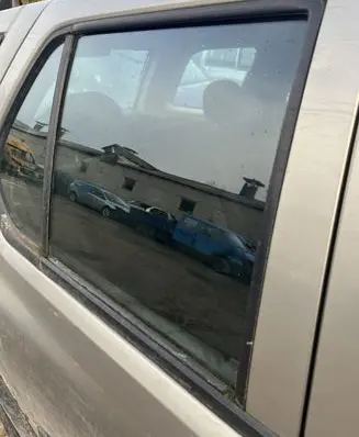 Opel Frontera B Rear door window glass
