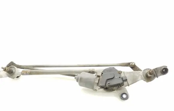 Suzuki Grand Vitara II Front wiper linkage and motor 3811065J00