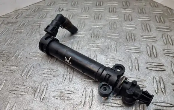 Chevrolet Captiva Headlight washer spray nozzle