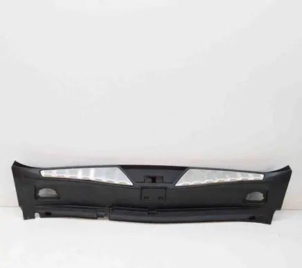 Trunk/boot sill cover protection
