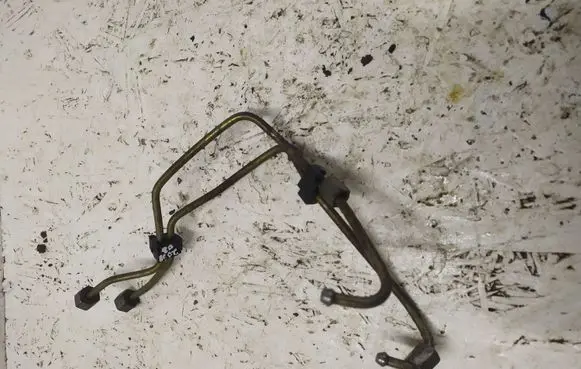 Volvo S40 Fuel line pipe