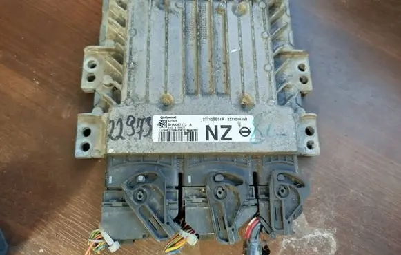 Nissan Qashqai Engine control unit/module 237101449r s180067173