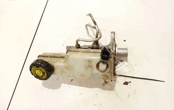 Master brake cylinder