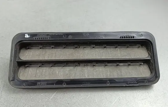 Maserati Levante Quarter panel pressure vent