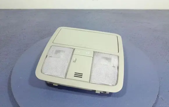 Toyota Auris E180 Boot/trunk interior light 81260-02570