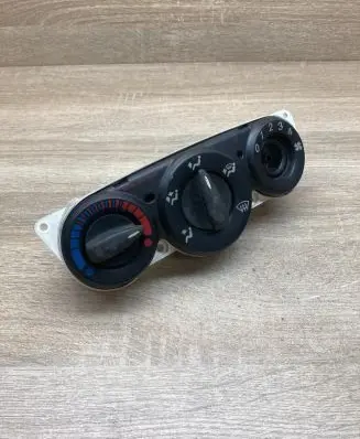 Ford Focus Climate control unit 98AB18C419AE