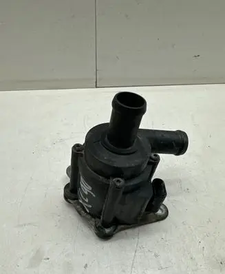 Volvo XC90 Electric auxiliary coolant/water pump 31338211 704773000 P4161