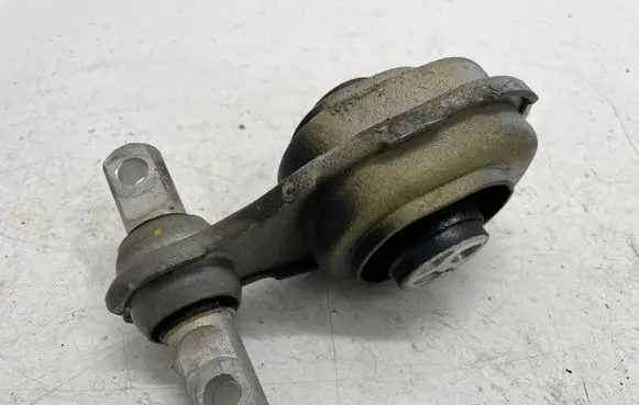 Mercedes-Benz GLA H247 Engine mount bracket A2472400600