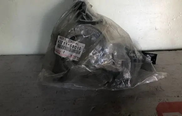 Toyota Camry Front wheel hub 4321158010