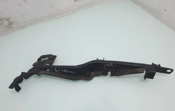 Ford Mondeo MK IV Fender mounting bracket 7S71A02477