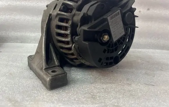 Volvo XC90 Generator/alternator 30658085 0124525060