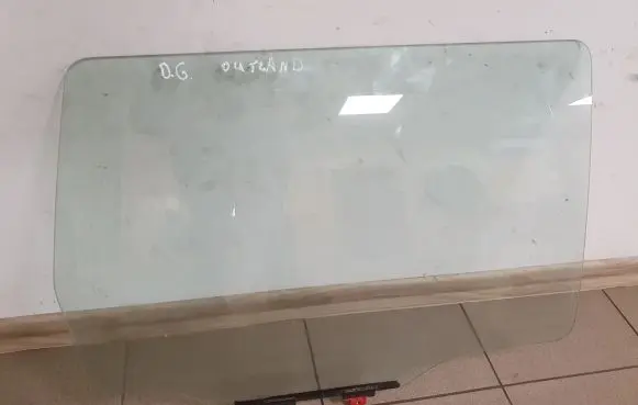 Mitsubishi Outlander Rear door window glass