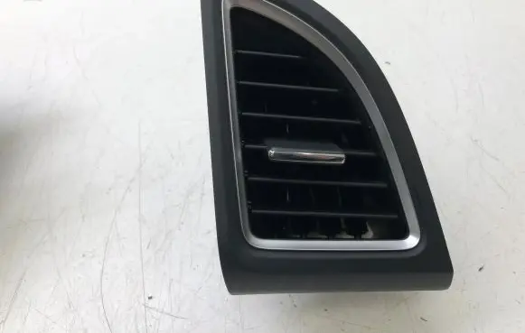 Honda CR-V Dash center air vent grill 77615T0AA1