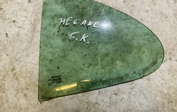 Renault Megane I Rear vent window glass 