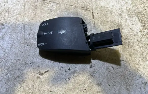 Ford Focus Multifunctional control switch/knob 3M5T14K14