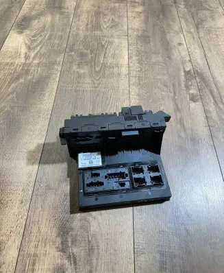 Mercedes-Benz CLS C219 Fuse module 2115457001