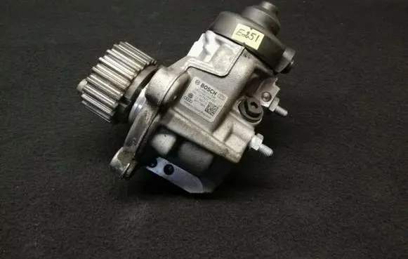 Volkswagen PASSAT CC Fuel injection high pressure pump 03L130755L
