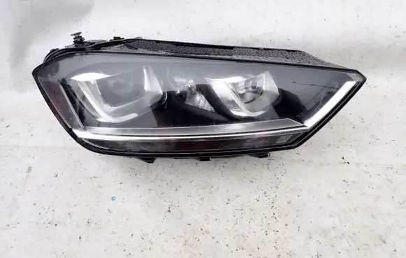 Volkswagen Golf Sportsvan Headlight/headlamp