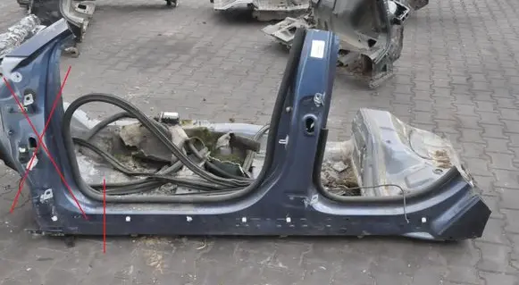 Ford Focus Pillar (middle) 
