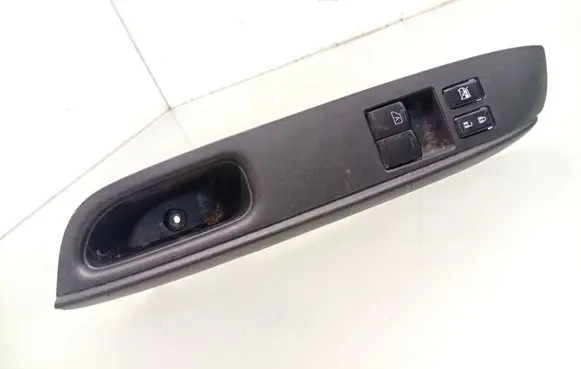 Nissan Note (E12) Electric window control switch 809613AR1A