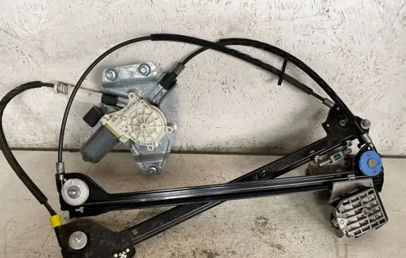 Dodge Challenger Front door window regulator with motor 923796104 111715