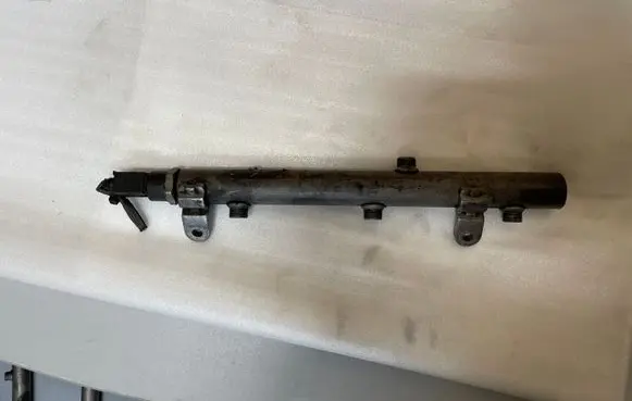 Mercedes-Benz E W211 Fuel main line pipe A6420700695
