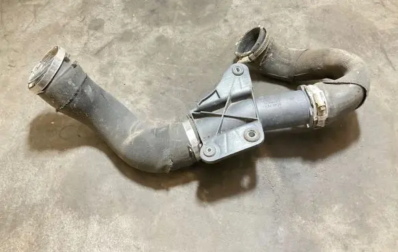 Audi A5 8T 8F Intercooler hose/pipe 8K0145673E